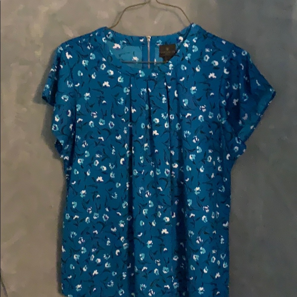Worthington blue floral top